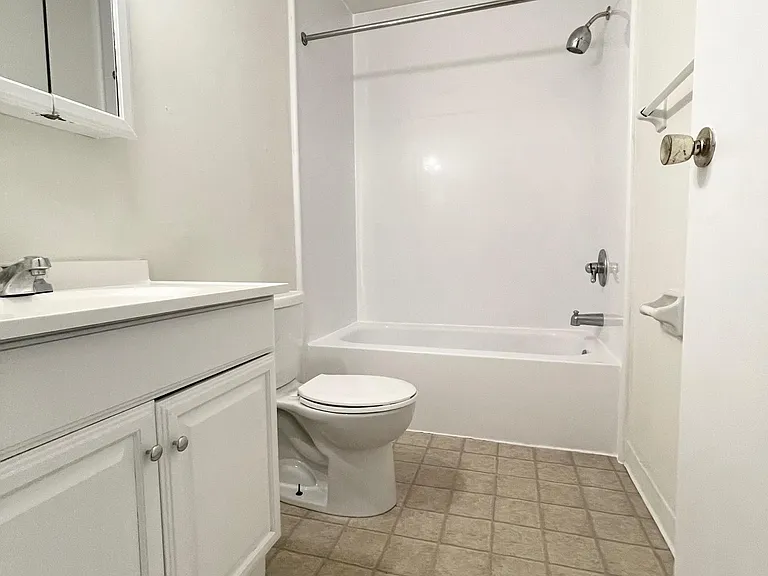 135 E Maynard Ave — Photo 13