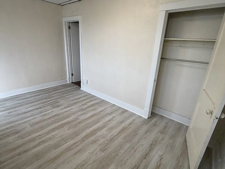 2815 Brownsville Rd #6 — Photo 11