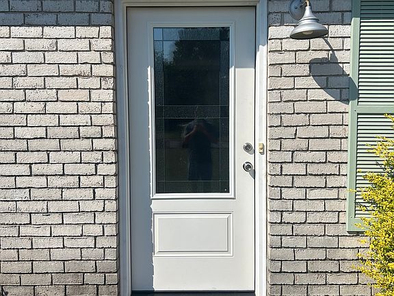 3rd image of 5757 Graymont Ln