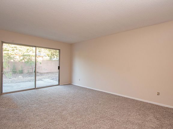 5th image of 564 Converse Ave