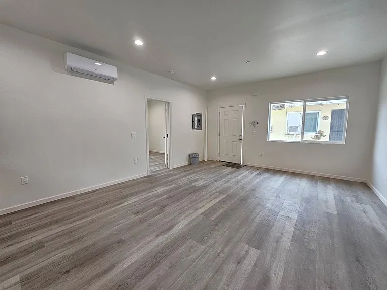 10812 E Klingerman St #3/4 — Photo 4