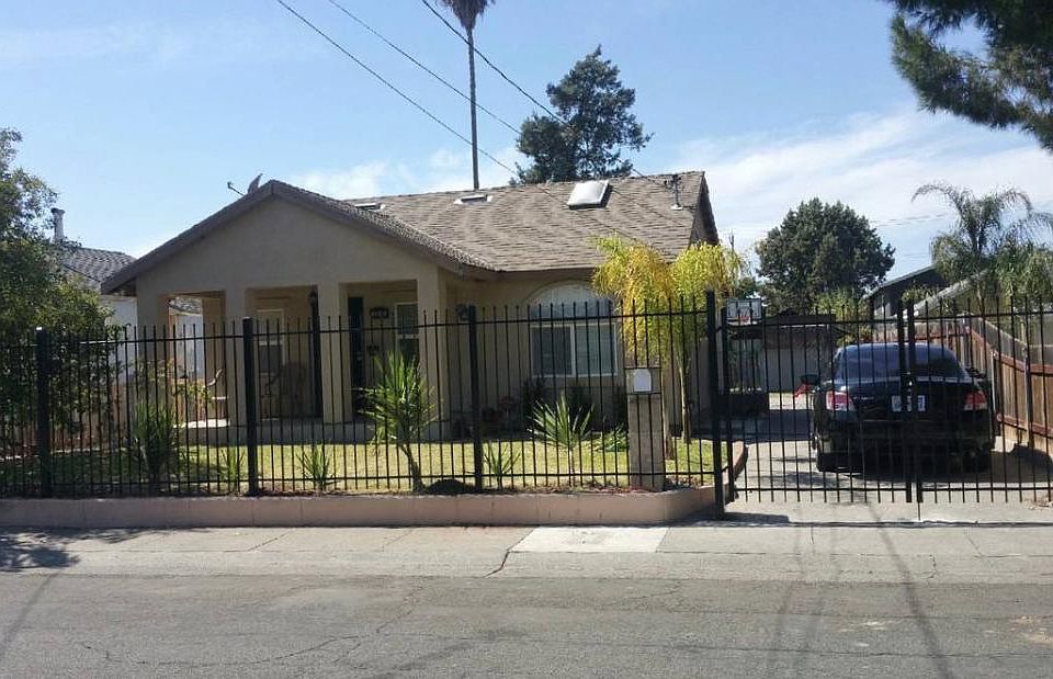 2nd image of 2865 Poquita St