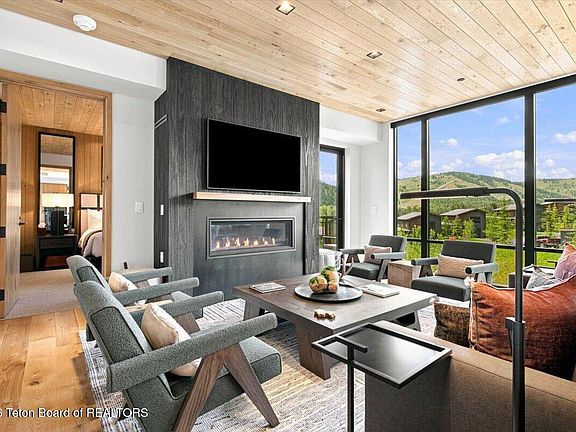 4th image of 14195 Weiskopf Way #331