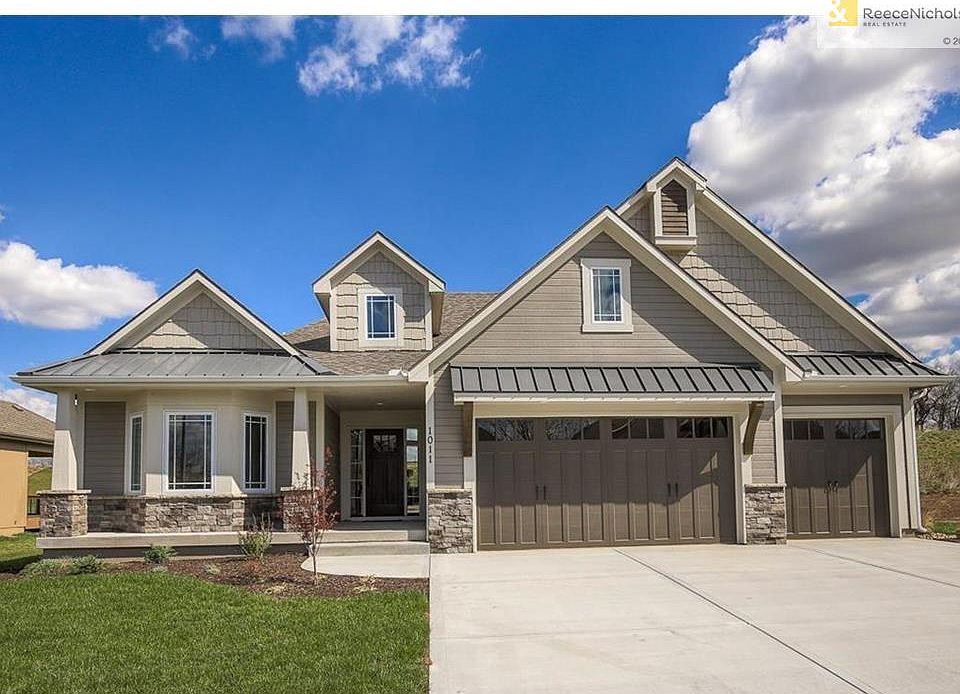 **Images are from The Nantucket Model Home in Creekmoor.  Come view today!