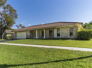 20864 Soneto Dr, Boca Raton, FL 33433