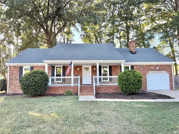 720 Baywood Trl, Chesapeake, VA 23323