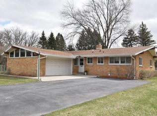 20385 Scarlet Hawthorne Rd, Brookfield, WI 53045