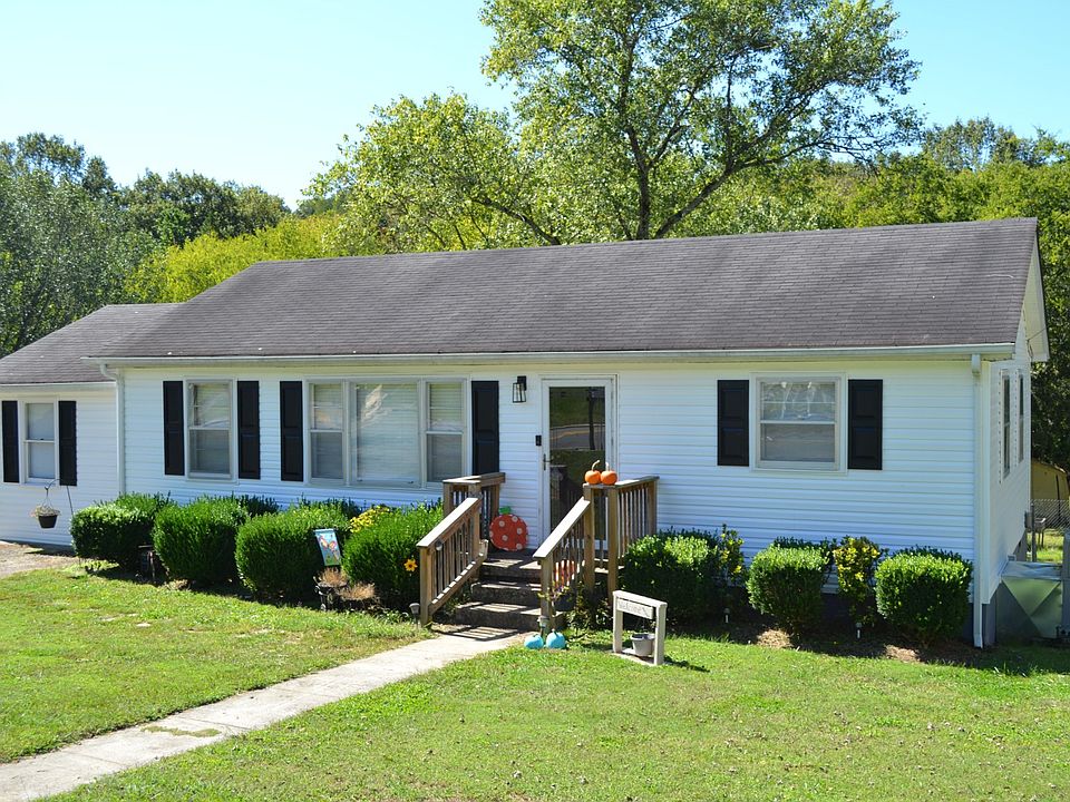 1st image of 914 S McCrary St