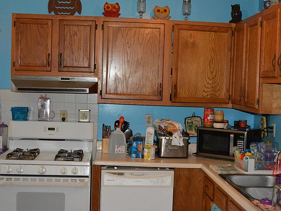 4th image of 209 Merriweather Ave