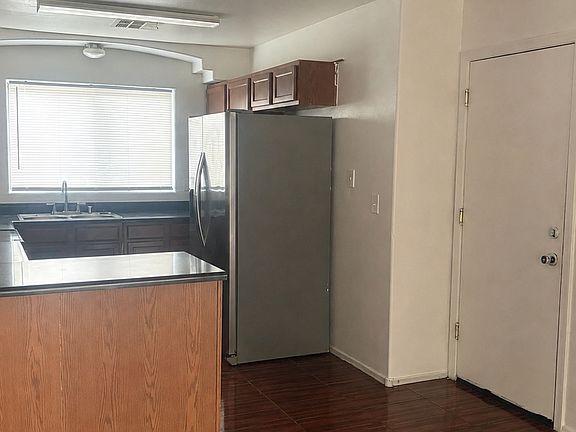 3rd image of 125 W Ian Dr