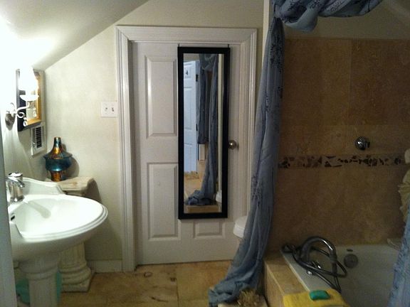 BATH AREA PEDASTAL SINK