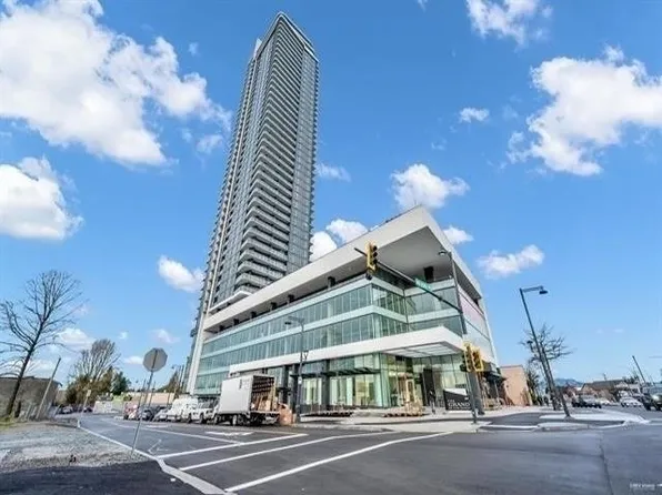 10750 135a St #1905, Surrey, BC V3T 4C9