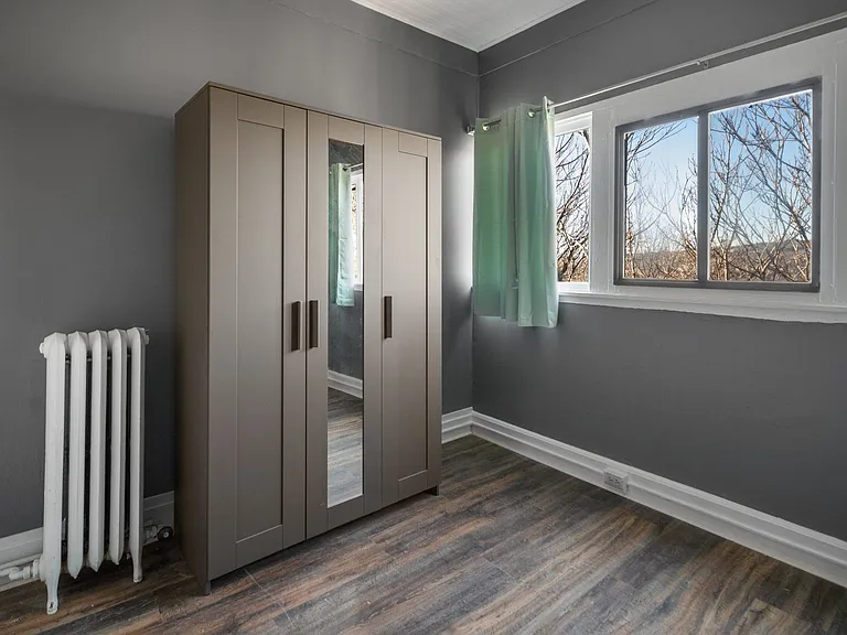 404 University Ave — Photo 14