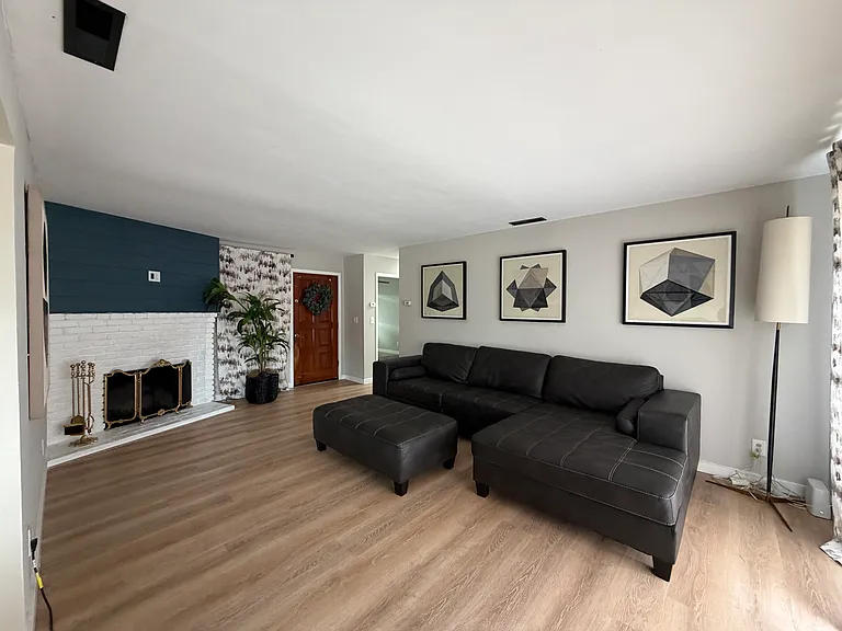 611 Melrose Dr #1 — Photo 5