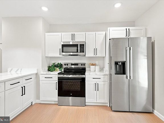 3rd image of 2900 New York Ave