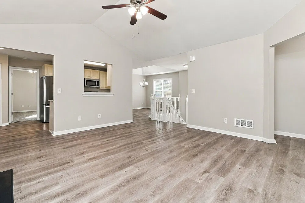 4 bed, 3.0 bath, 2152 sqft, $2,235 — Photo 4