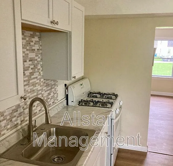 938 S Central Dr — Photo 2