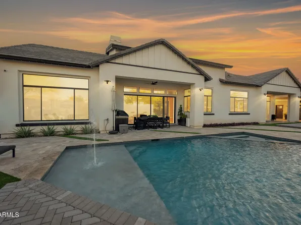 2752 E PELICAN Court, Gilbert, AZ 85297