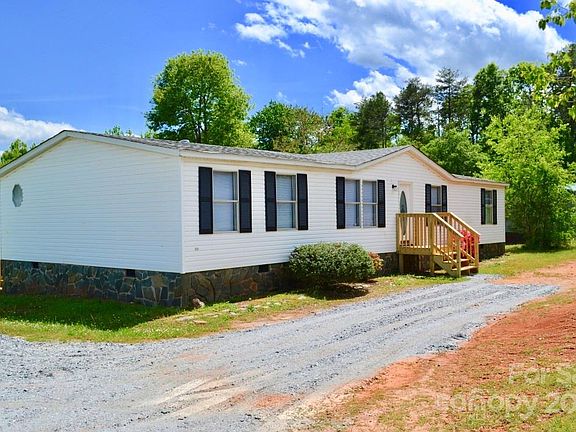 2nd image of 404 Shenandoah Dr