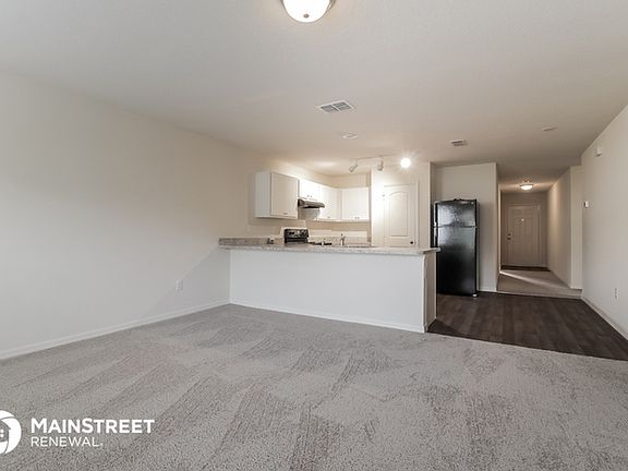 4th image of 205 Begonia Ln