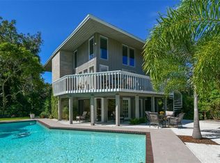 3233 N Seclusion Dr, Sarasota, FL 34239