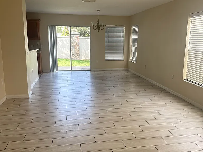 2512 Aventurine St — Photo 2