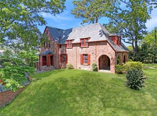 300 Bay Colony Dr, Virginia Beach, VA 23451