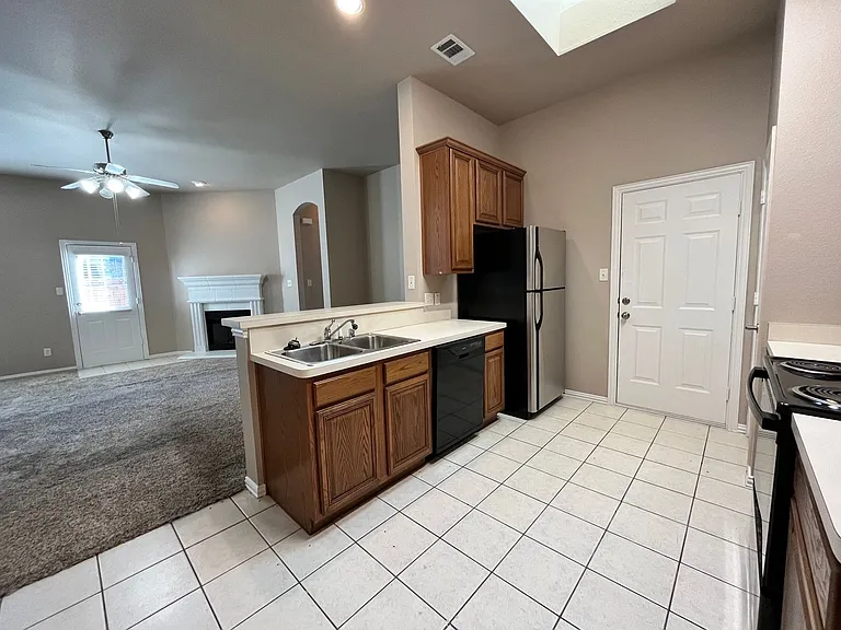 1506 Poinsettia Blvd — Photo 4