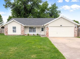 806 Michael St, Centerton, AR 72719