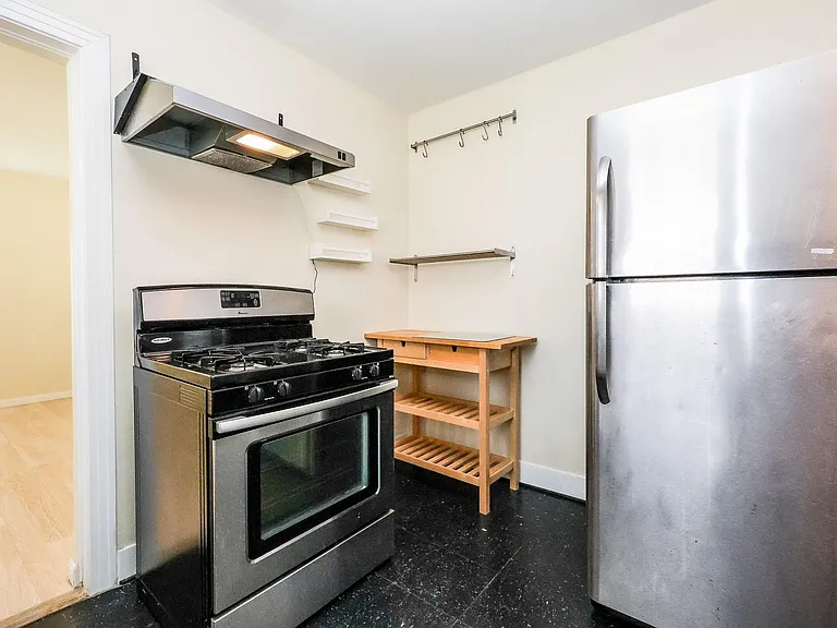 932 Walling St — Photo 11