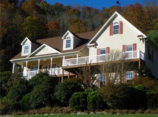 425 Meadow Creek Dr, Weaverville, NC 28787