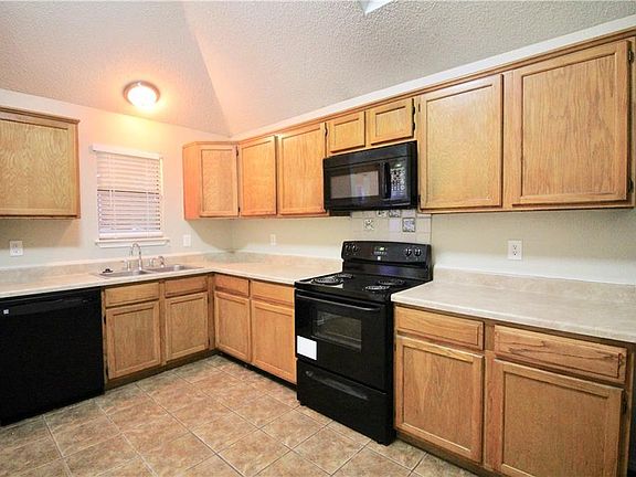 4th image of 1413 Alta Mesa Ct