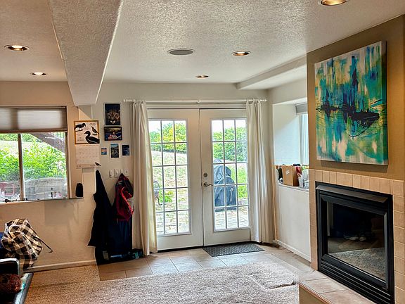 2nd image of 1160 Sunset Dr
