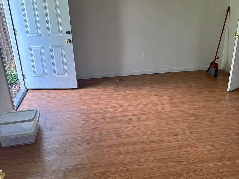 331 Waxwood Ln — Photo 6