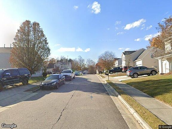 Exterior Neighborhood (street photo)