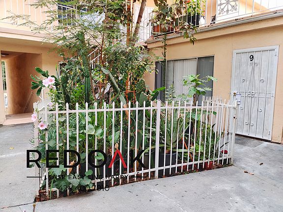 5th image of 4630 Venice Blvd #9