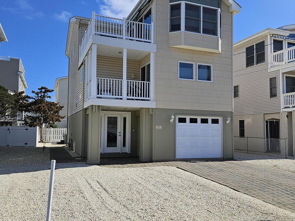 1st image of 21 W 85th Street