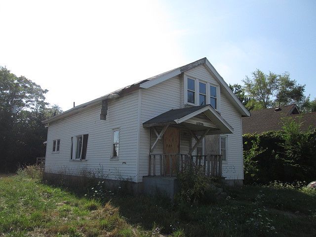 2nd image of 13136 Wyoming St
