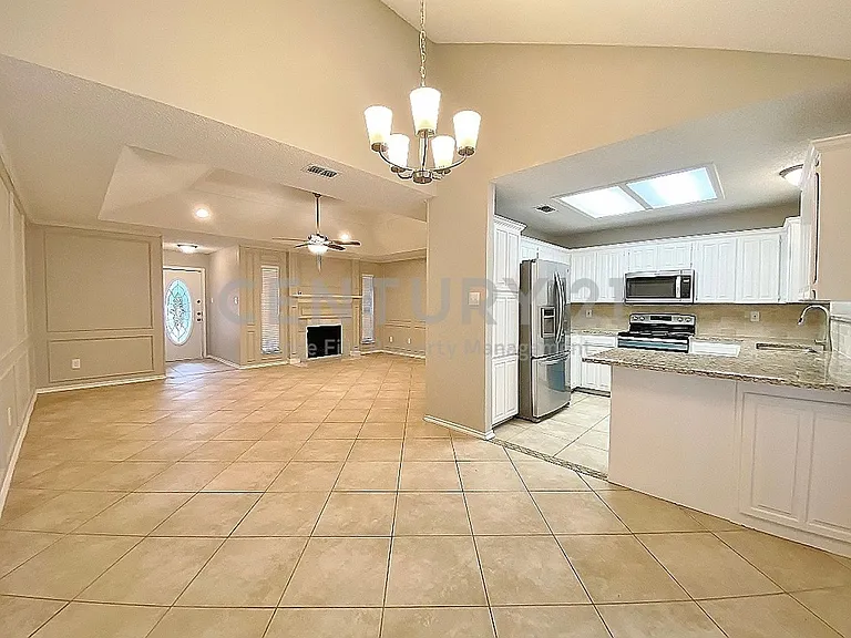 3704 Fairhaven Dr — Photo 5