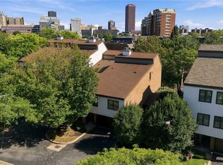 10 Harbour Pointe Cmn, Buffalo, NY 14202