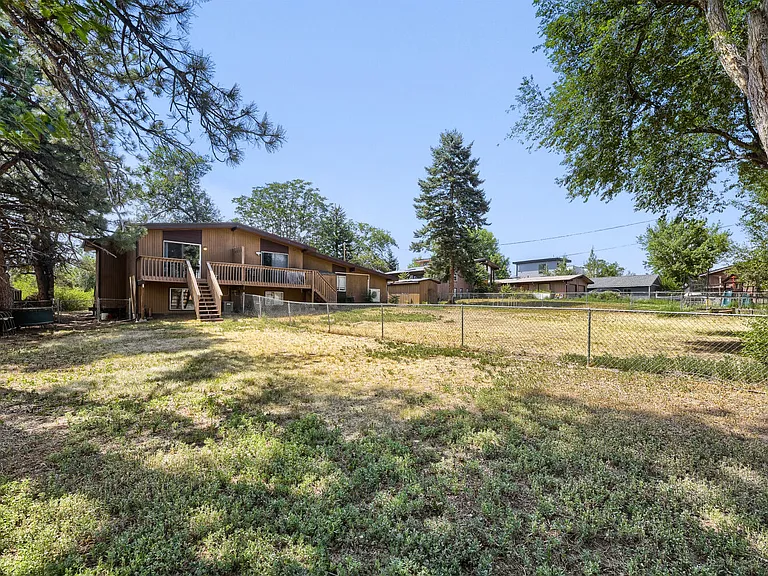 1690 Taft St — Photo 24