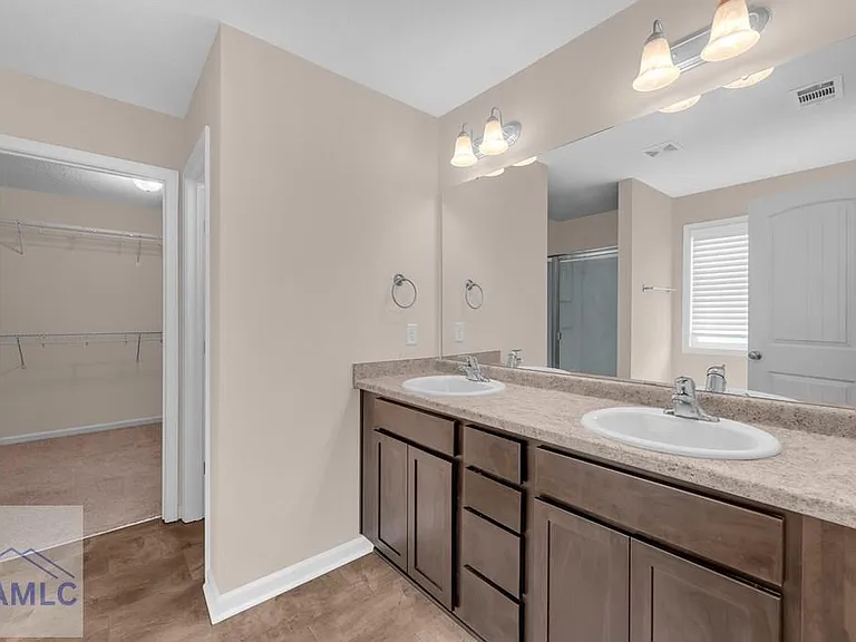 139 W West Winn Ave — Photo 23