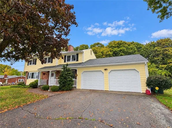 4 Emerald St, Westerly, RI 02891