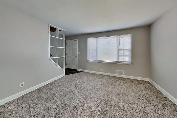 4 bed, 1.5 bath, 1170 sqft, $1,895 — Photo 4