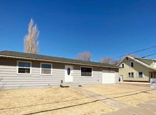 306 W Ohio St, Plains, KS 67869