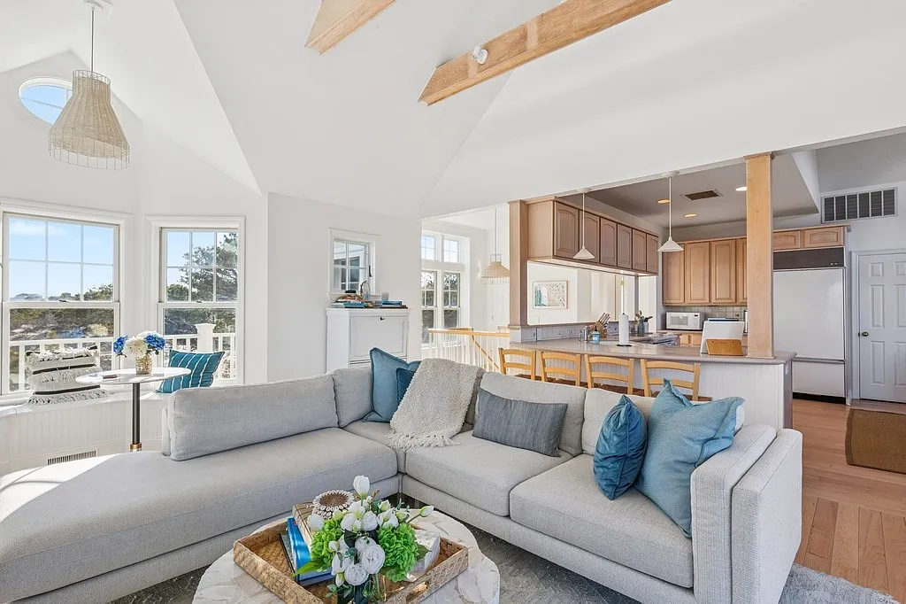 Charming Amagansett Beach House with Private Beach — Photo 4