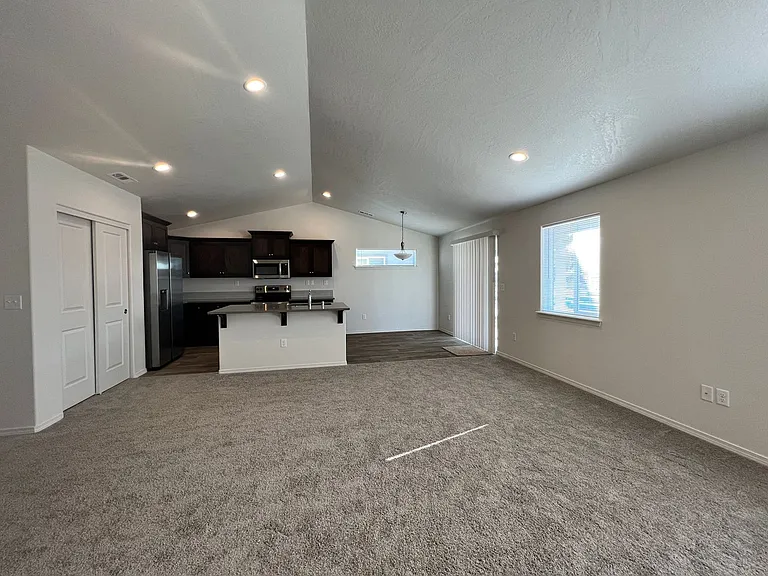 1023 W Aspen Rd — Photo 9
