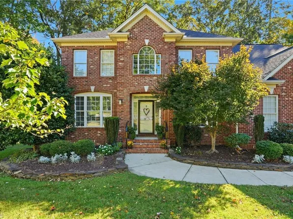 1903 Osterville Ct, Whitsett, NC 27377