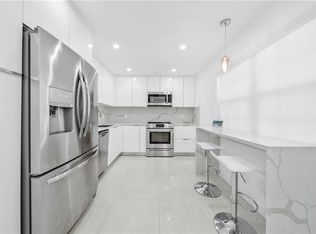 901 Cypress Grove Dr, Pompano Beach, FL 33069