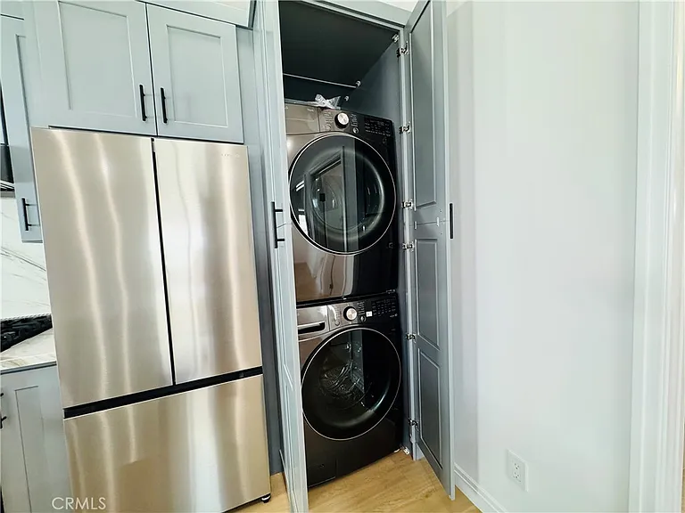 7742 Vassar Ave — Photo 5